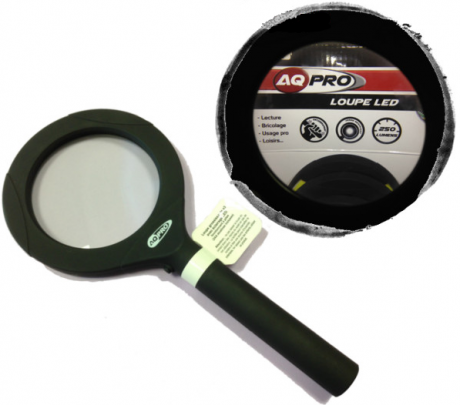 LOUPE GROSSISSANTE X 3 AVEC ECLAIRAGE LED