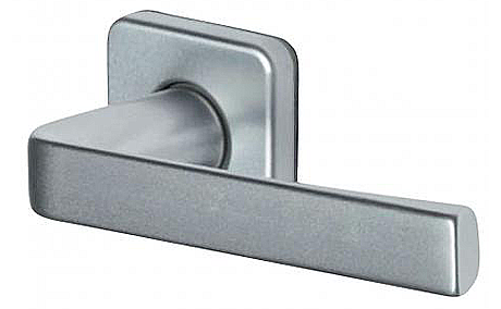 GARNITURES ZAMAK ET ALUMINIUM